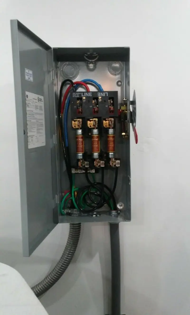 Three-phase disconnect switch installed for Smoke Detector Installation in Sans Souci